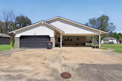 301 E Layton Street E