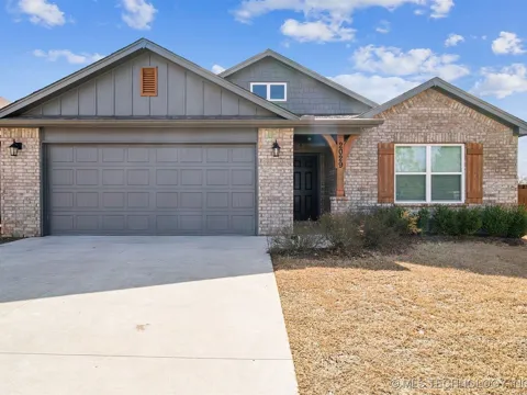 2029 W Huntsville Place