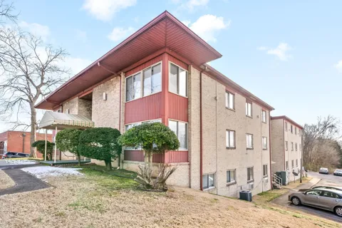 612 Madison St #23
