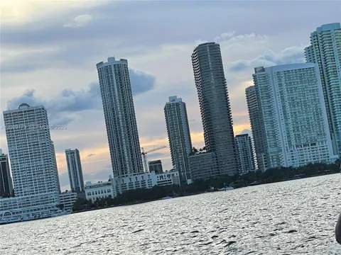 1750 Bayshore Dr #2810