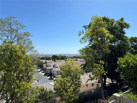 16 Torres Pointe