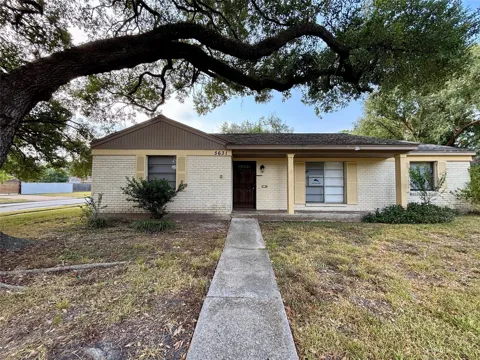 5631 W Bellfort