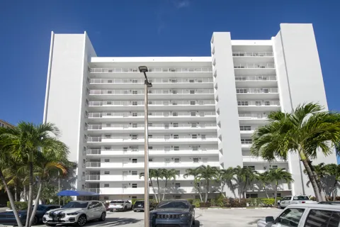 1391 S OCEAN #803