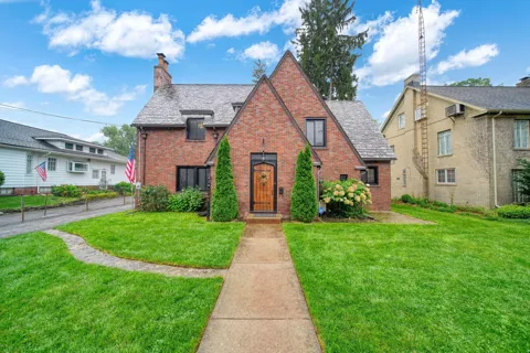 1309 W Franklin Street