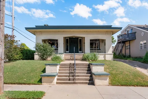 1401 S Quaker Avenue