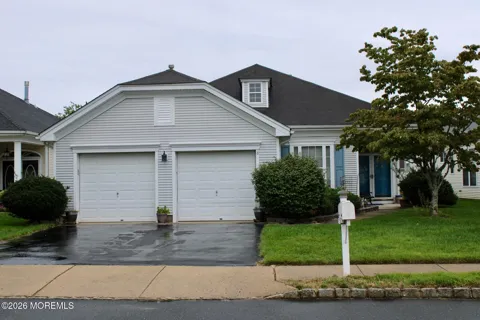 4 Summerlawn Drive