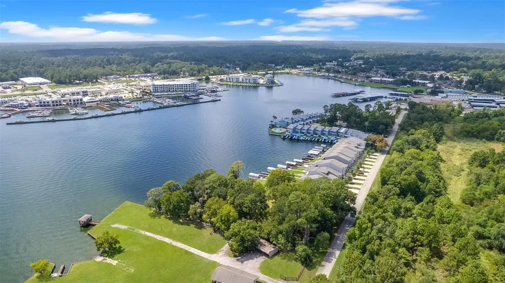 358 Old Aqua Landing E Conroe, TX 77356
