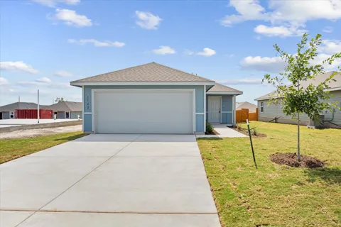 1122 Newey Circle