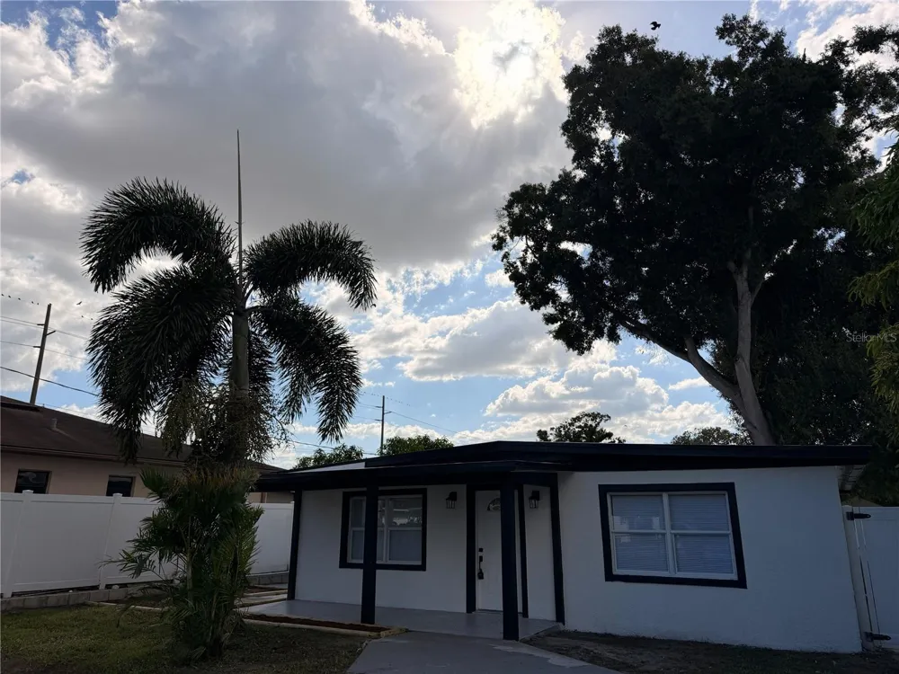 5808 LOIS AVENUE Tampa, FL 33614