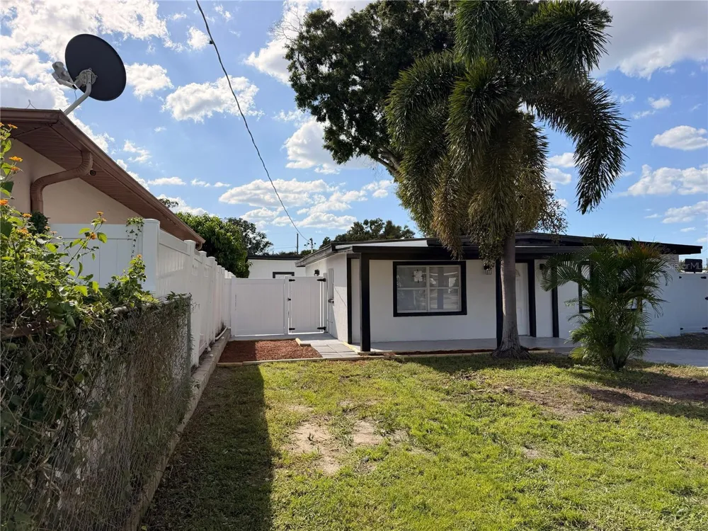 5808 LOIS AVENUE Tampa, FL 33614