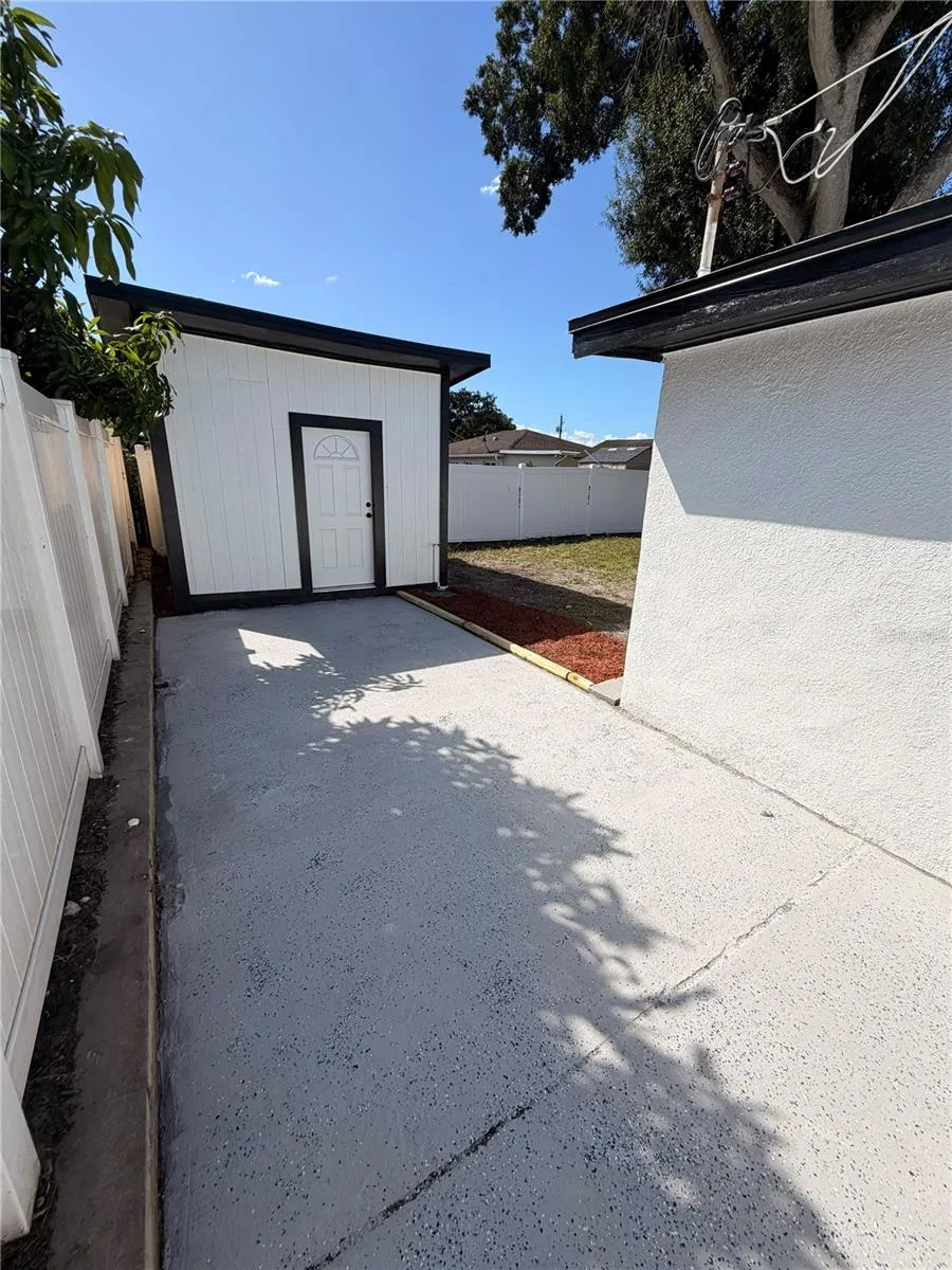 5808 LOIS AVENUE Tampa, FL 33614
