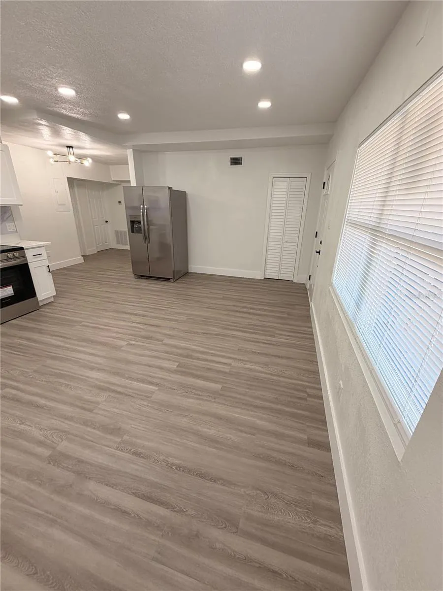 5808 LOIS AVENUE Tampa, FL 33614