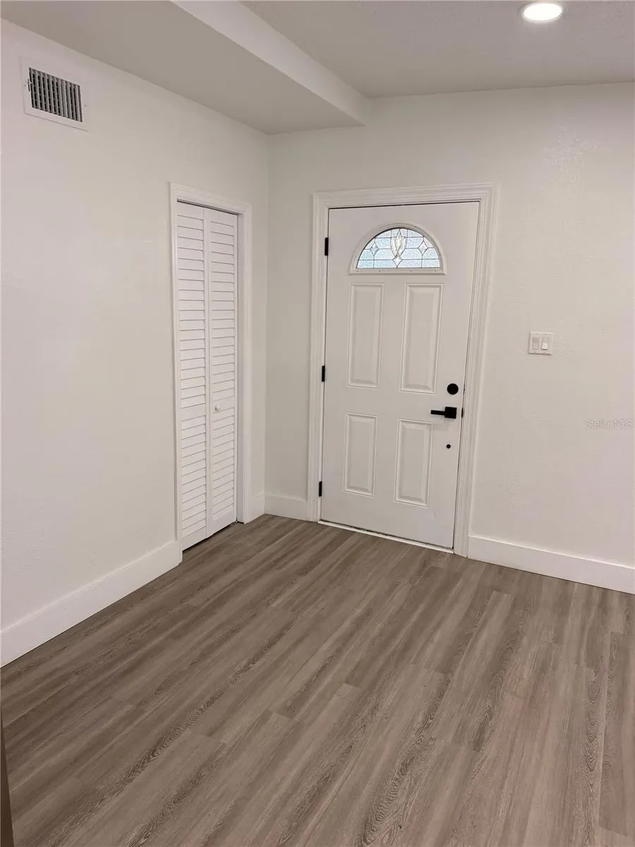 5808 LOIS AVENUE Tampa, FL 33614