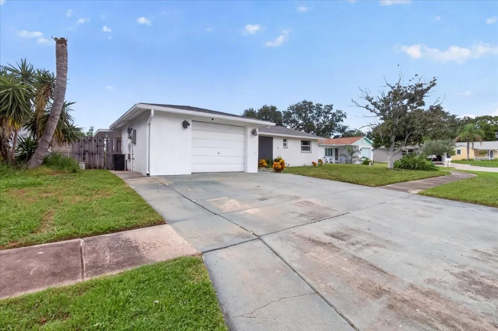 2217 HARRISON DRIVE Holiday, FL 34691