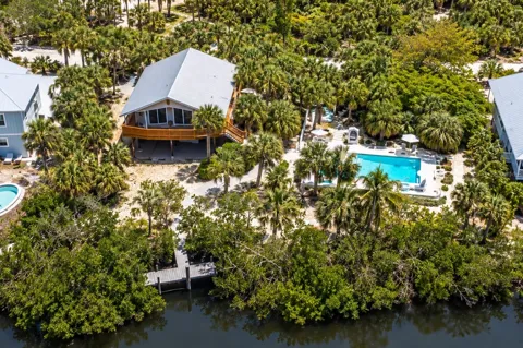13 BAYSHORE CIRCLE