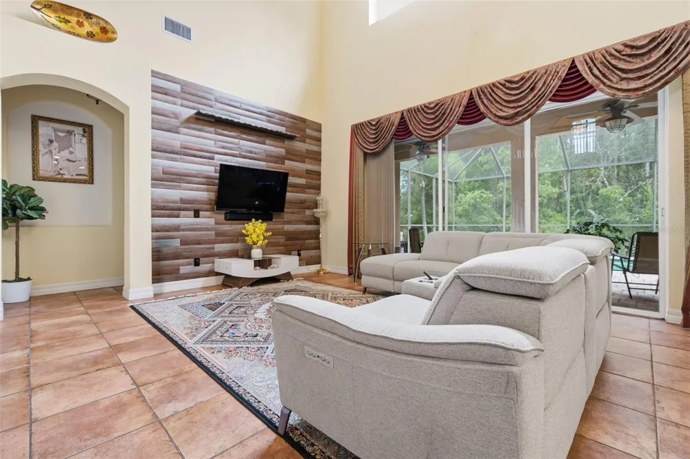 18004 LANAI ISLE DRIVE Tampa, FL 33647