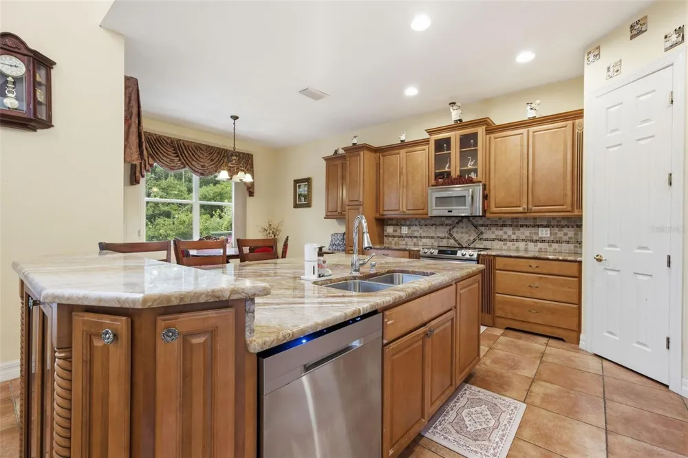18004 LANAI ISLE DRIVE Tampa, FL 33647