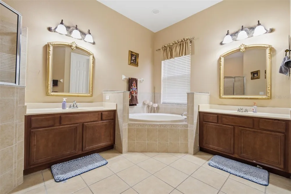 18004 LANAI ISLE DRIVE Tampa, FL 33647