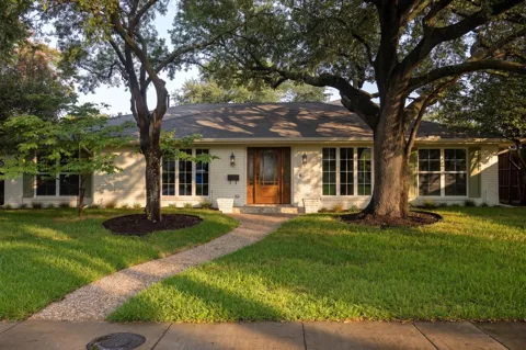 6214 Glennox Lane