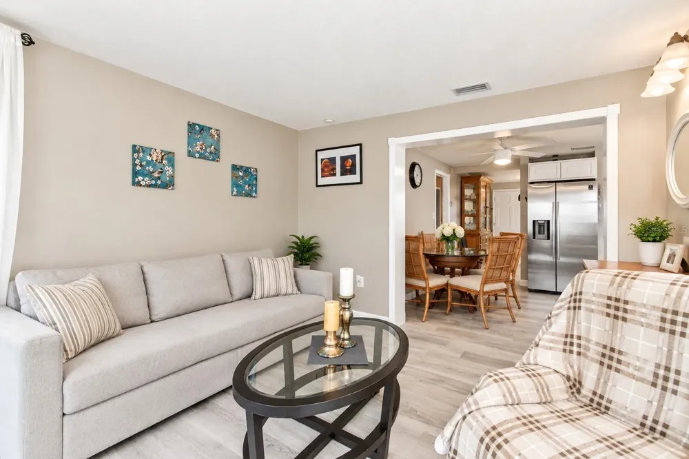 4711 PHOENIX AVENUE Holiday, FL 34690