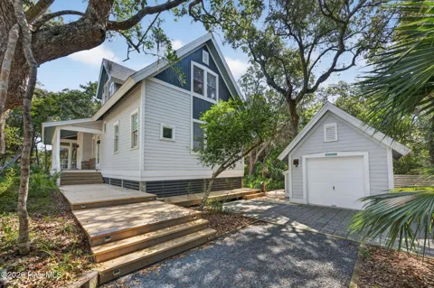 61 Fort Holmes Trail