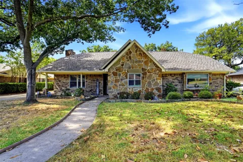 1319 Chestnut Road
