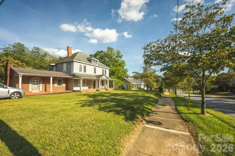 12 1st Avenue Drive SE