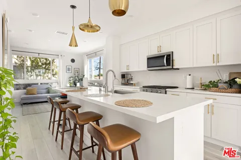 2931 Exposition Place #1