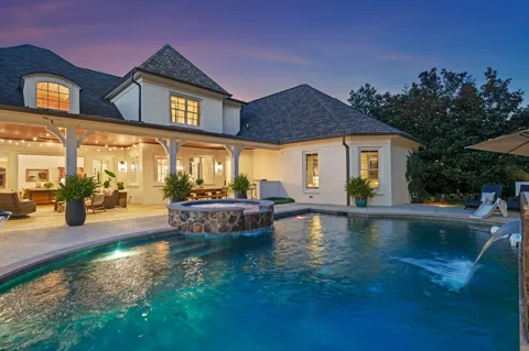 835 Windstone Blvd