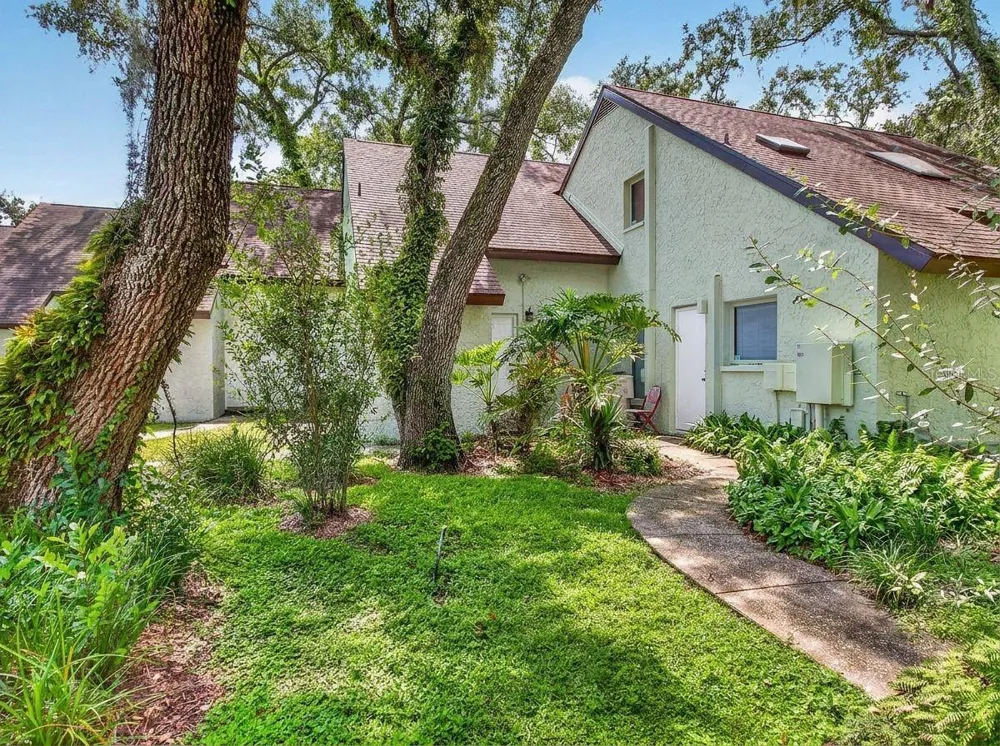 5627 ASHLEY OAKS DRIVE #2 Tampa, FL 33617