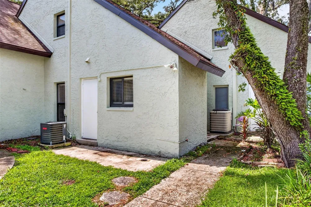 5627 ASHLEY OAKS DRIVE #2 Tampa, FL 33617