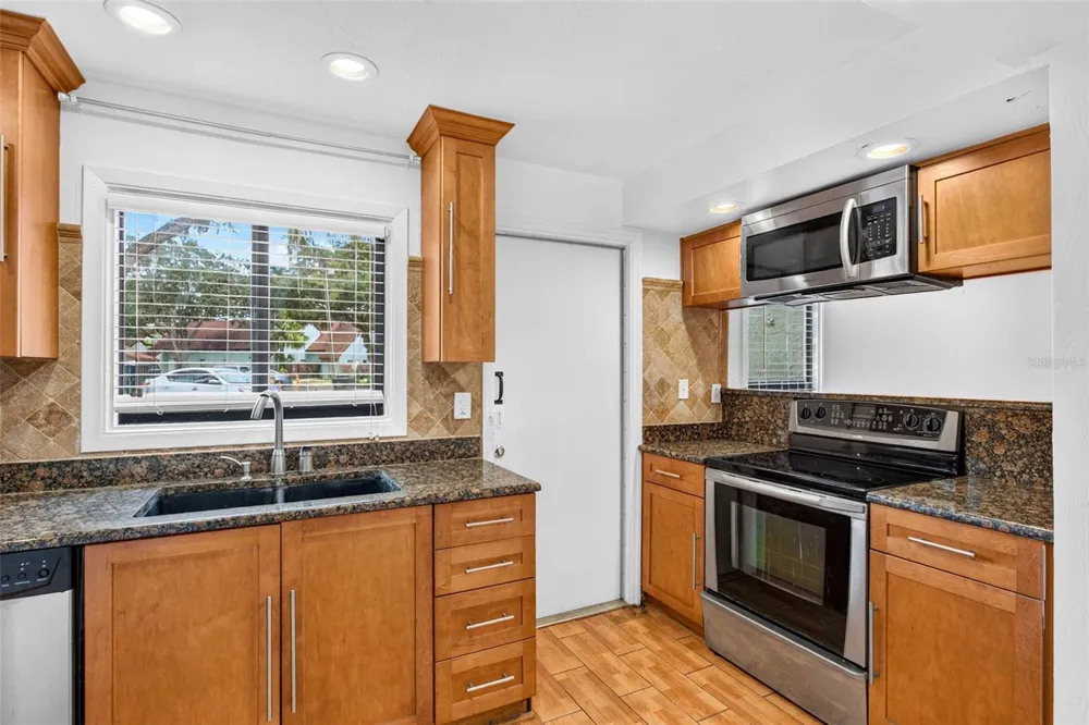 5627 ASHLEY OAKS DRIVE #2 Tampa, FL 33617