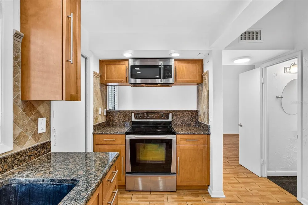 5627 ASHLEY OAKS DRIVE #2 Tampa, FL 33617