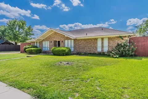 2901 Las Palmas Lane