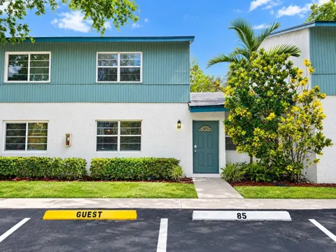 7385 W Sunrise Boulevard