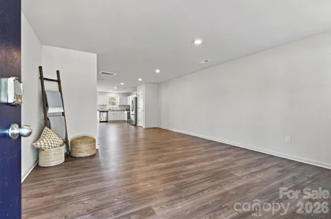 123 Villa Lane