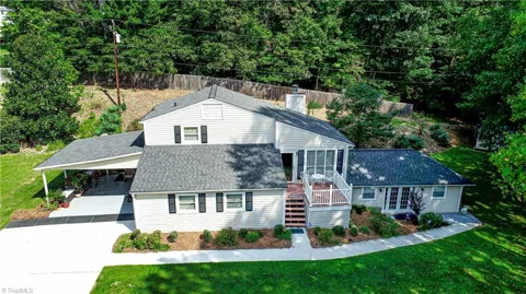 2311 Oakcliffe Drive