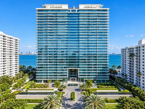10201 Collins Ave #1104