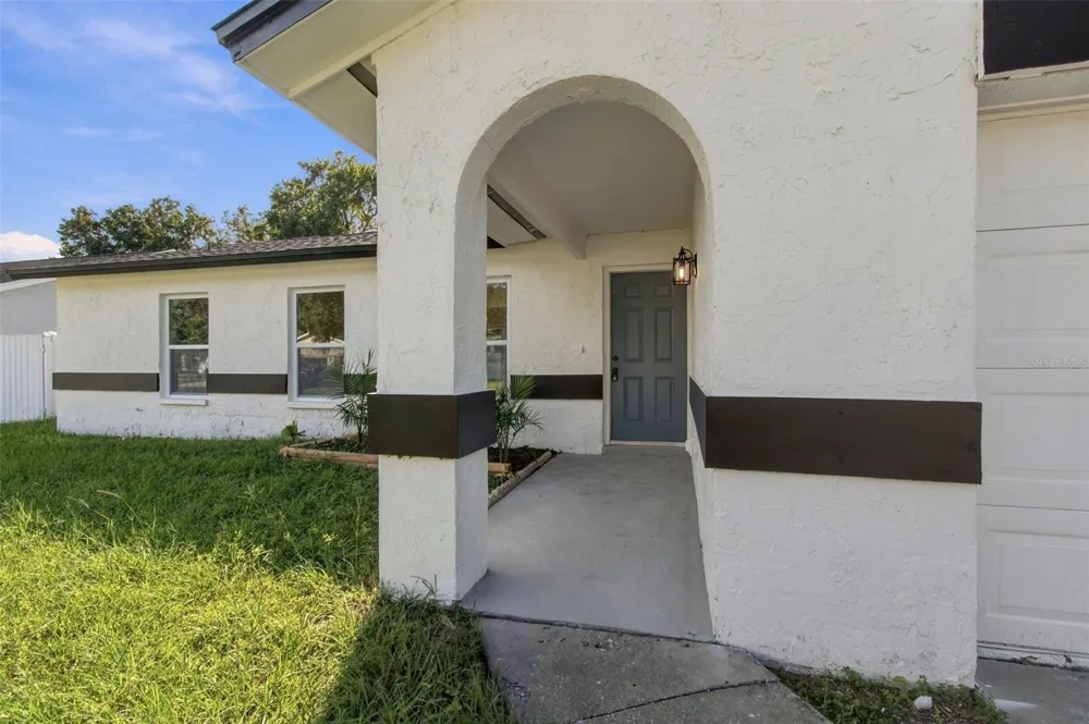 13918 BRIARDALE LANE Tampa, FL 33618