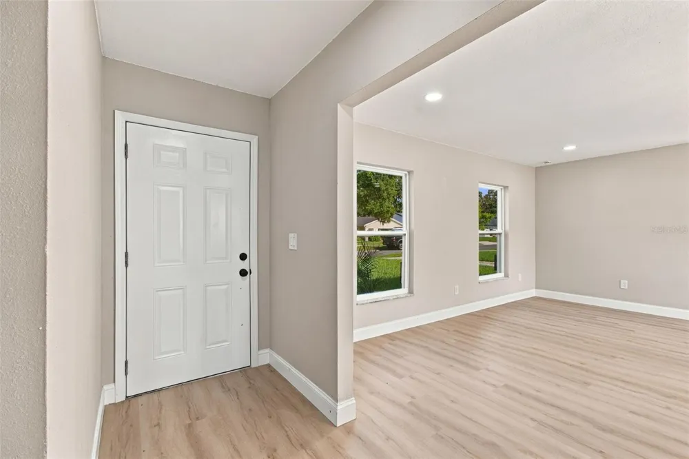 13918 BRIARDALE LANE Tampa, FL 33618