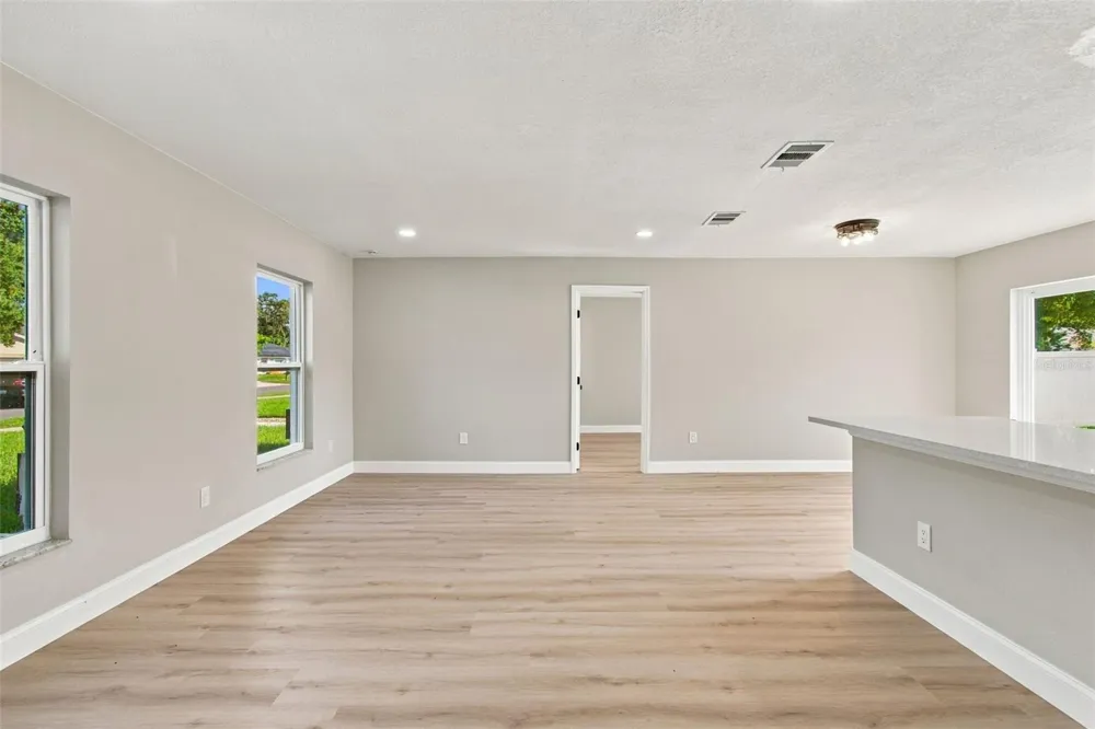13918 BRIARDALE LANE Tampa, FL 33618