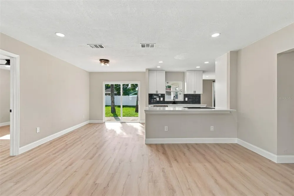 13918 BRIARDALE LANE Tampa, FL 33618