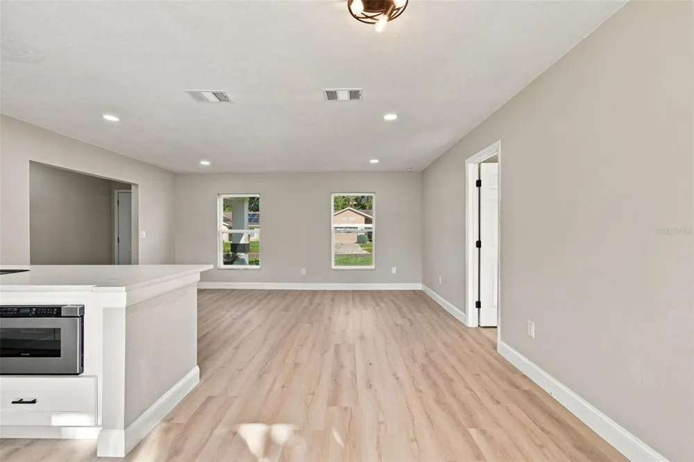 13918 BRIARDALE LANE Tampa, FL 33618