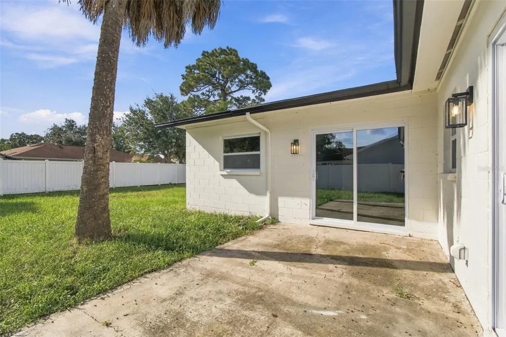 13918 BRIARDALE LANE Tampa, FL 33618