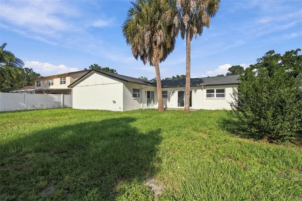 13918 BRIARDALE LANE Tampa, FL 33618