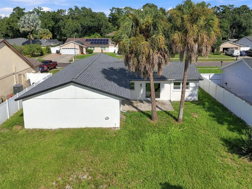 13918 BRIARDALE LANE Tampa, FL 33618