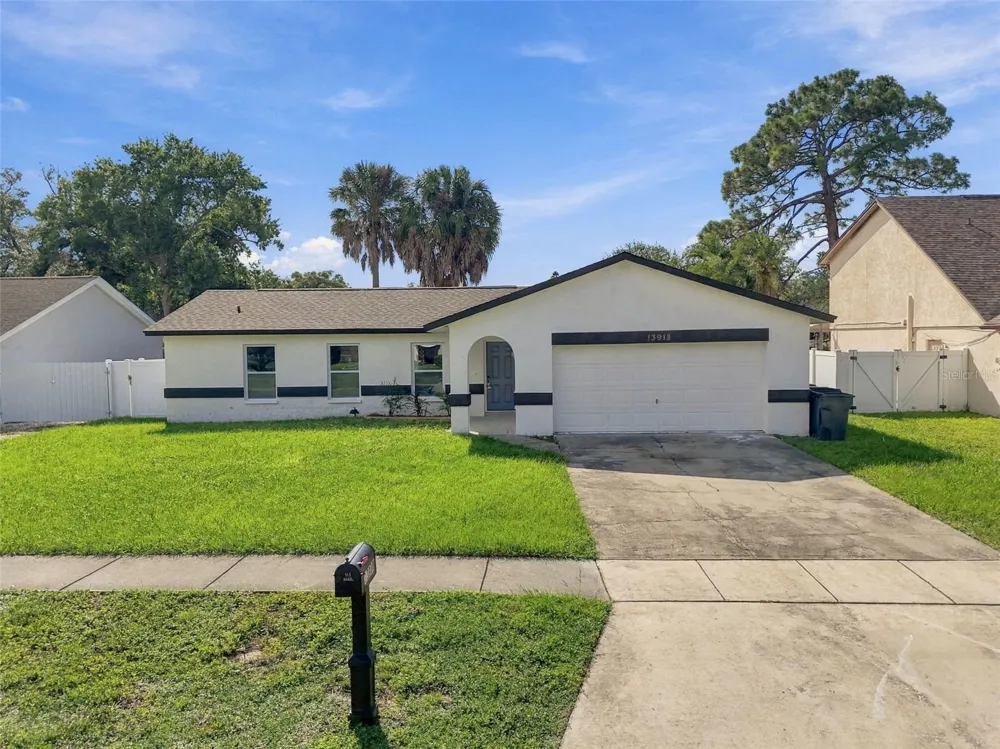 13918 BRIARDALE LANE Tampa, FL 33618