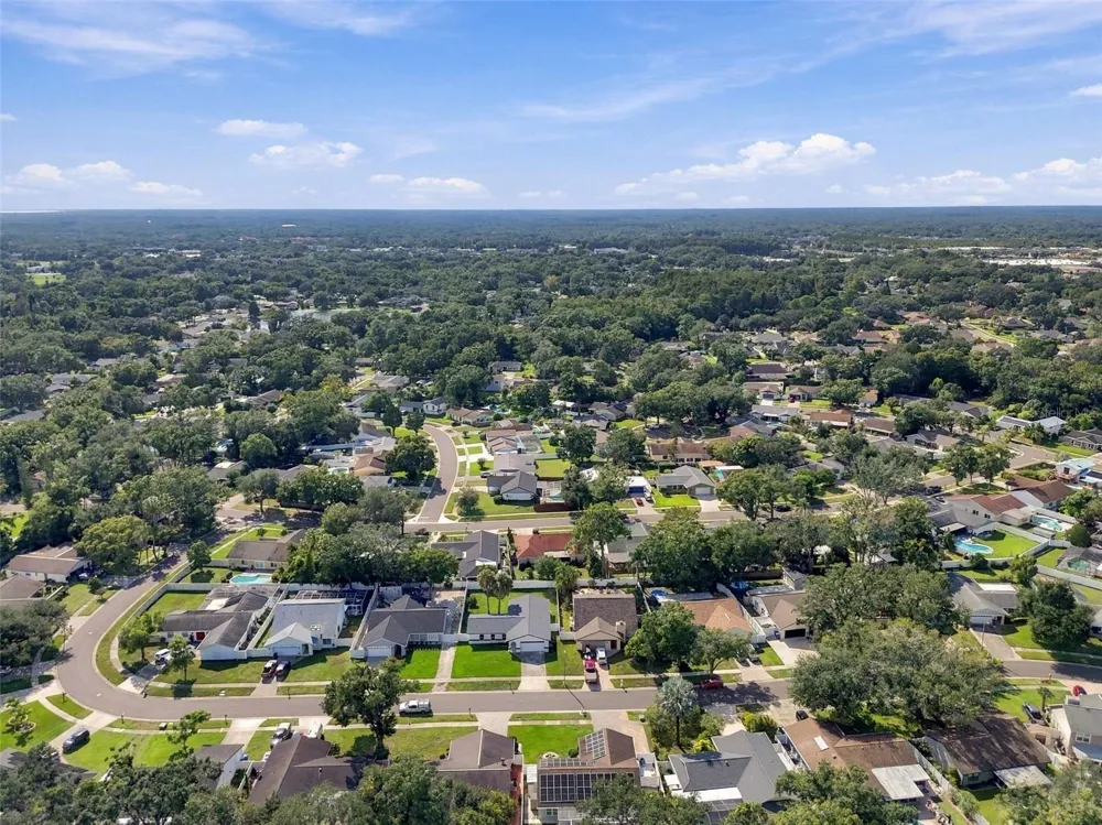 13918 BRIARDALE LANE Tampa, FL 33618