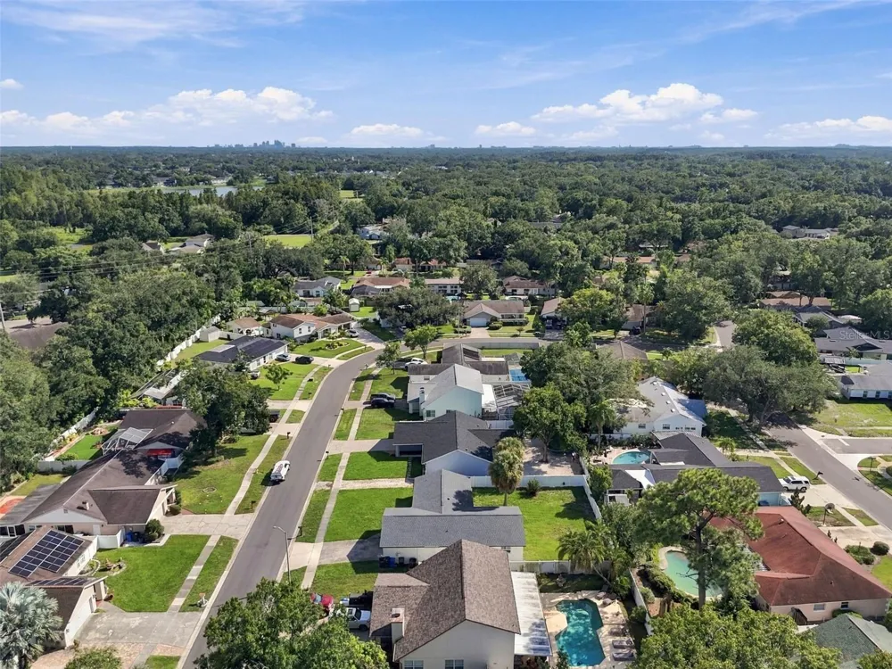 13918 BRIARDALE LANE Tampa, FL 33618