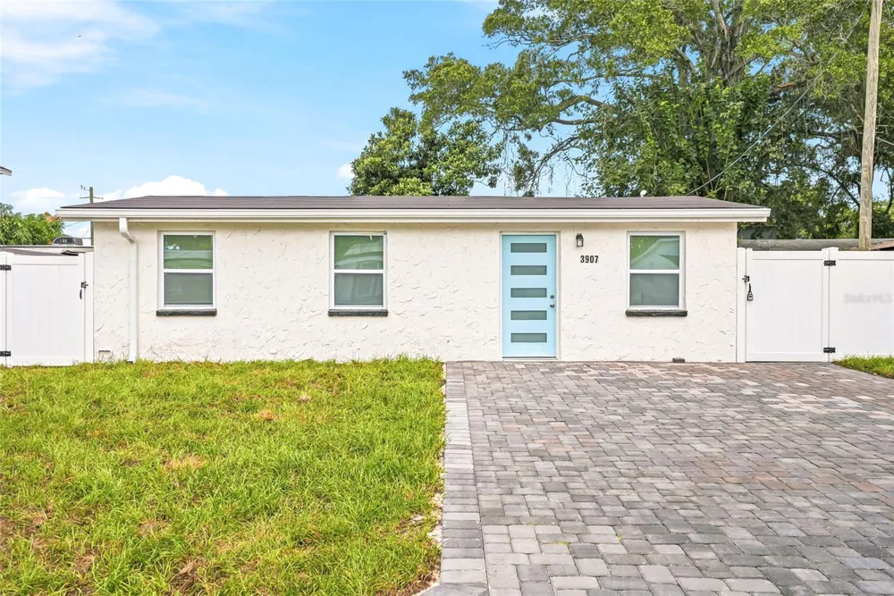 3907 SPENCE AVENUE Tampa, FL 33614